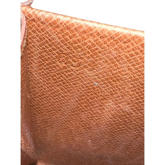 LOUIS VUITTON: Brown, "LV" Logo, Medium Folding Wallet #L1160 - Picture 7 of 11